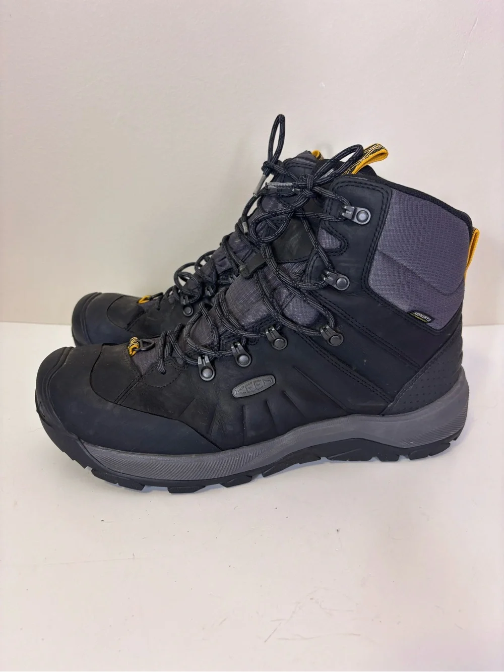 Keen Men’s Black and Gray Waterproof Trail Boots with Yellow Accents Men’s 12